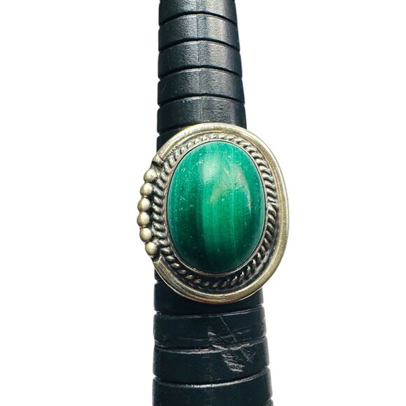 Vintage Navajo Sterling Silver Ring With Malachite Cabochon Stone Size 7.5 - Picture 10 of 13
